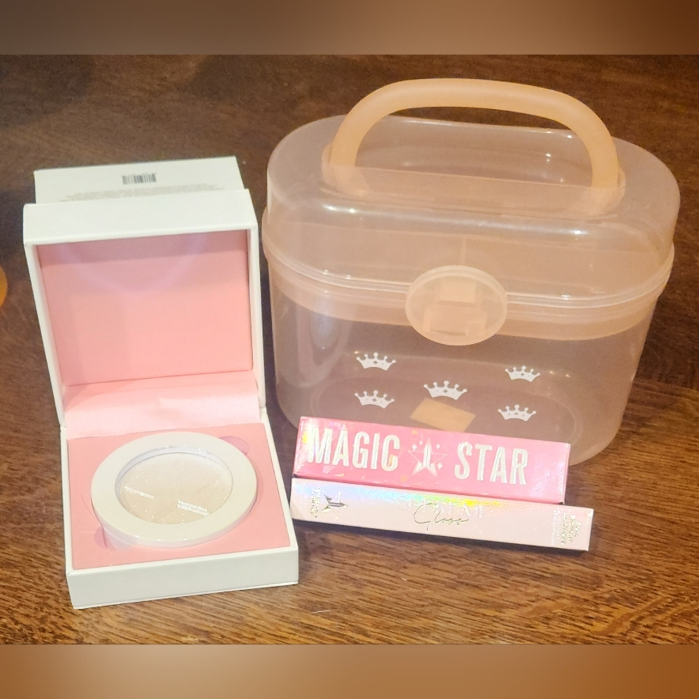 Jeffree ☆ Bundle Makeup Set With Caboodle  (BUNDLE OF 4 ITEMS) New